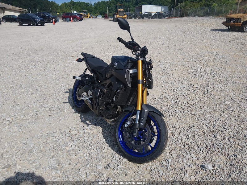 2014 Yamaha Fz09   Black vin: JYARN33E7EA004299