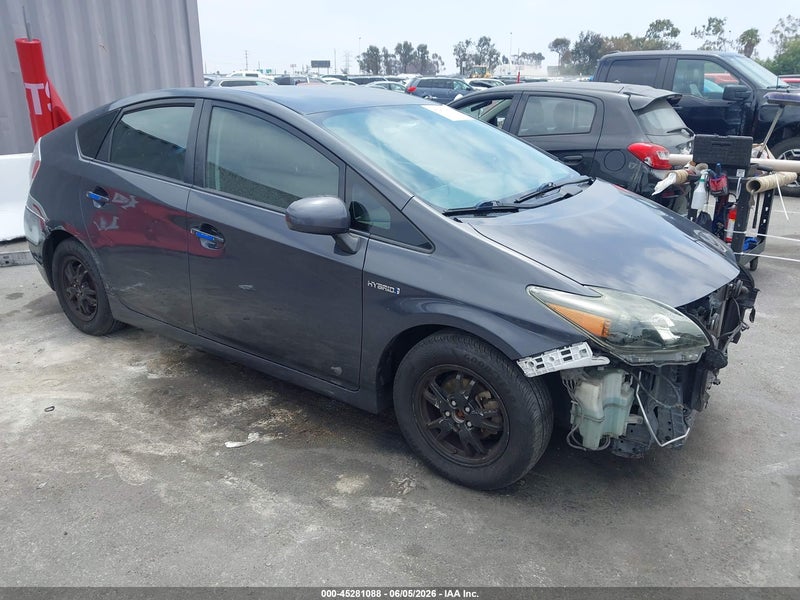2015 Toyota Prius Three vin: JTDKN3DU2F0403415