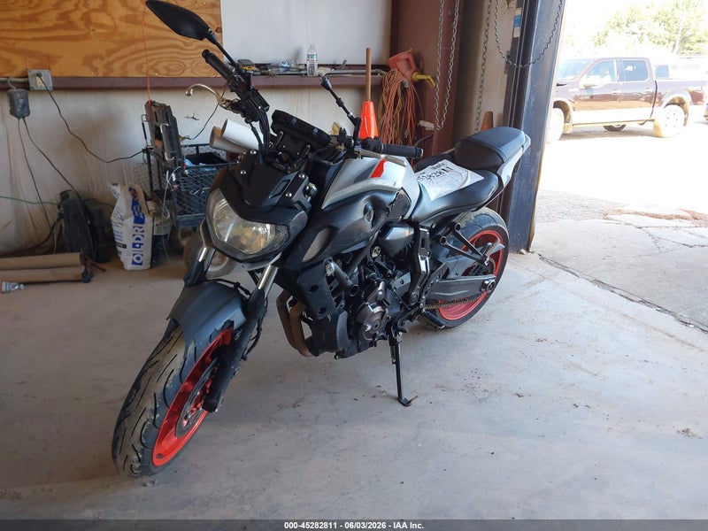 2020 Yamaha Mt07   Gray vin: JYARM27E9LA006091