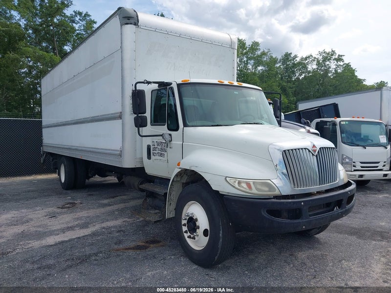 2017 International Durastar 4300   White vin: 1HTMMMML2HH462559