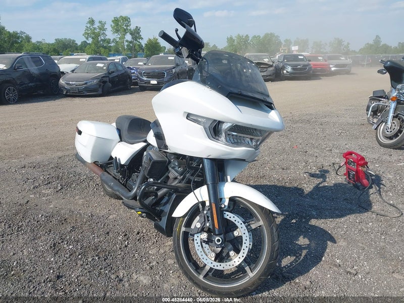 2024 Harley-davidson Fltrx   White vin: 1HD1KH71XRB643743