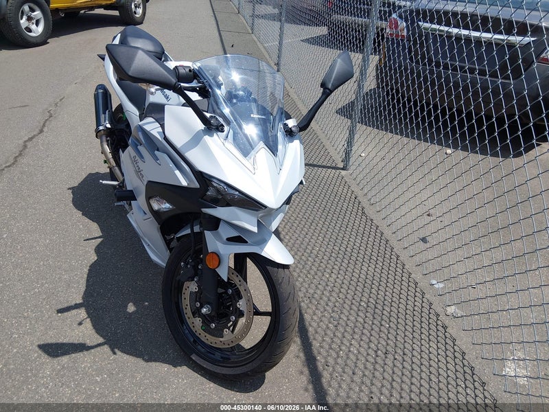 2025 Kawasaki Ex500 H White vin: ML5EXGH1XSDA49710