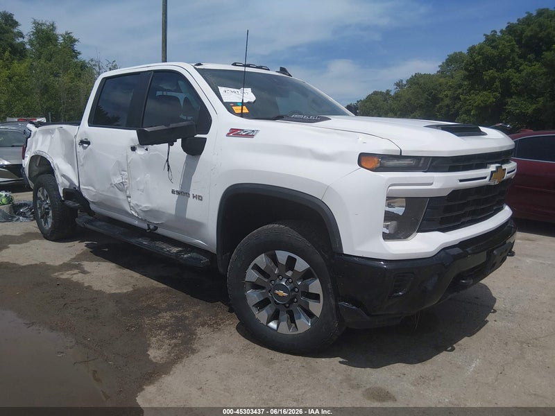 2024 Chevrolet Silverado 2500hd 4wd  Standard Bed Custom White vin: 2GC4YME75R1112219