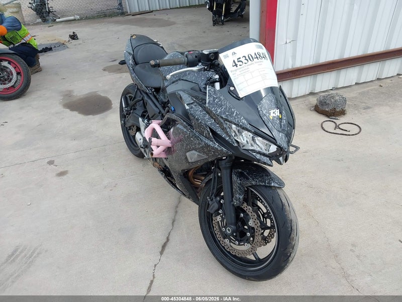 2025 Kawasaki Ex650 P Black vin: ML5EXEP10SDAF8093