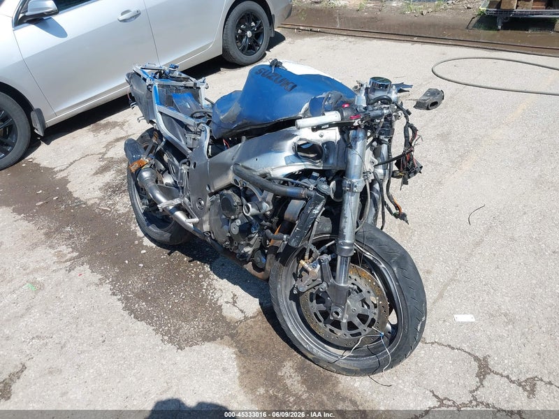1998 Suzuki Gsx-r600   Blue vin: JS1GN78A6W2101413