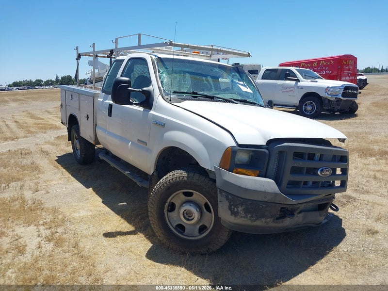 2005 Ford F-350 Lariat/xl/xlt White vin: 1FDWX31P75EC01418