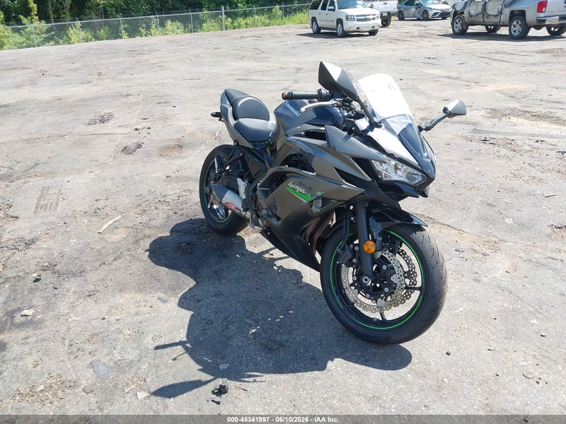 2024 Kawasaki Ex650 R Black vin: ML5EXER18RDAD5202