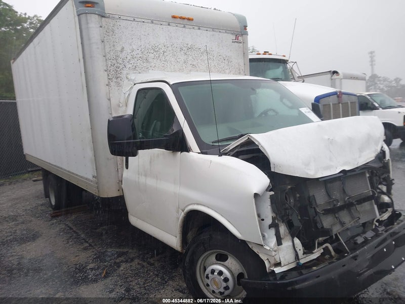 2016 Chevrolet Express Cutaway 3500 White vin: 1GB3GTCG7G1127713