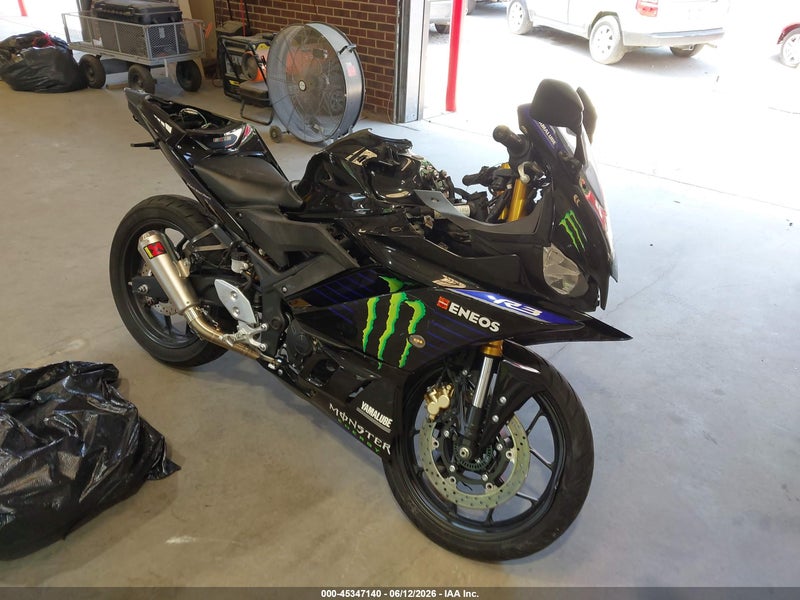 2021 Yamaha Yzfr3 A Black vin: MH3RH18Y3MK006709