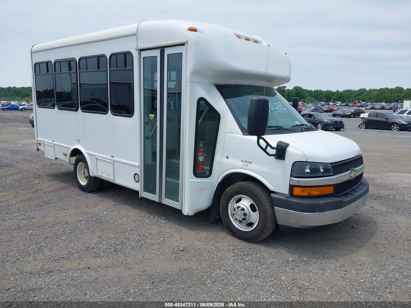 2015 Chevrolet Express Cutaway 3500 Diesel Белый vin: 1GB3G2BLXF1161474