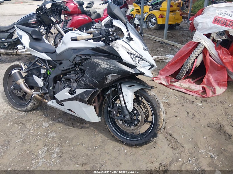 2025 Kawasaki Zx400 S Silver vin: ML5ZXCS14SDA43002