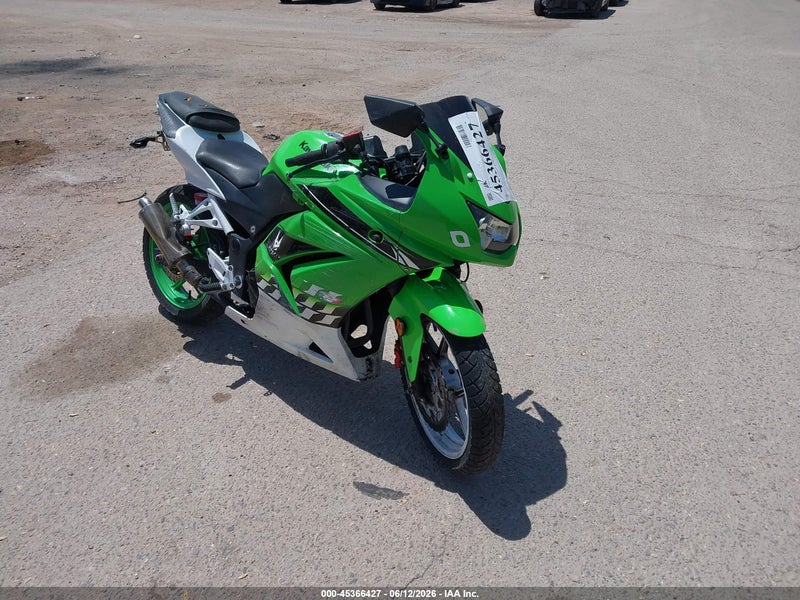 2010 Kawasaki Ex250 J Green vin: JKAEXMJ13ADA59440