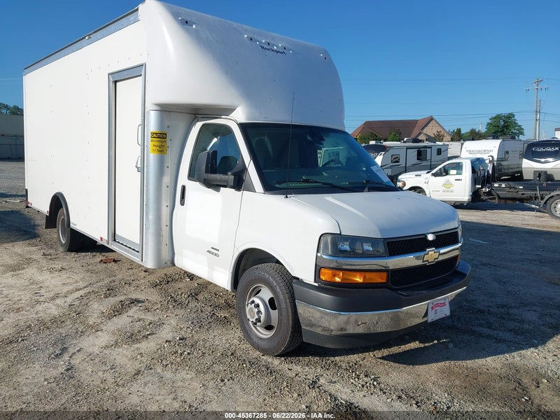 2022 Chevrolet Express Cutaway 4500 Van White vin: 1HA6GUC75NN003102