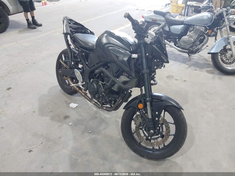 2021 Yamaha Mt-03   Black vin: MH3RH20YXMK005218