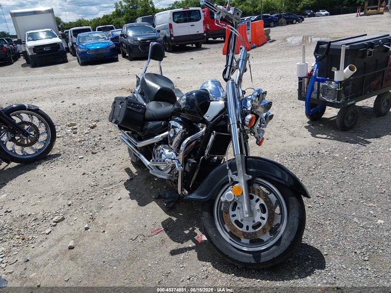 2000 Suzuki Vl1500   Black vin: JS1VY51A0Y2104050