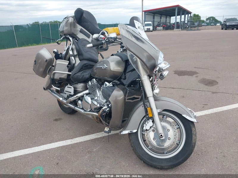 2002 Yamaha Xvz13 Tf Beige vin: JYAVP04EX2A005738