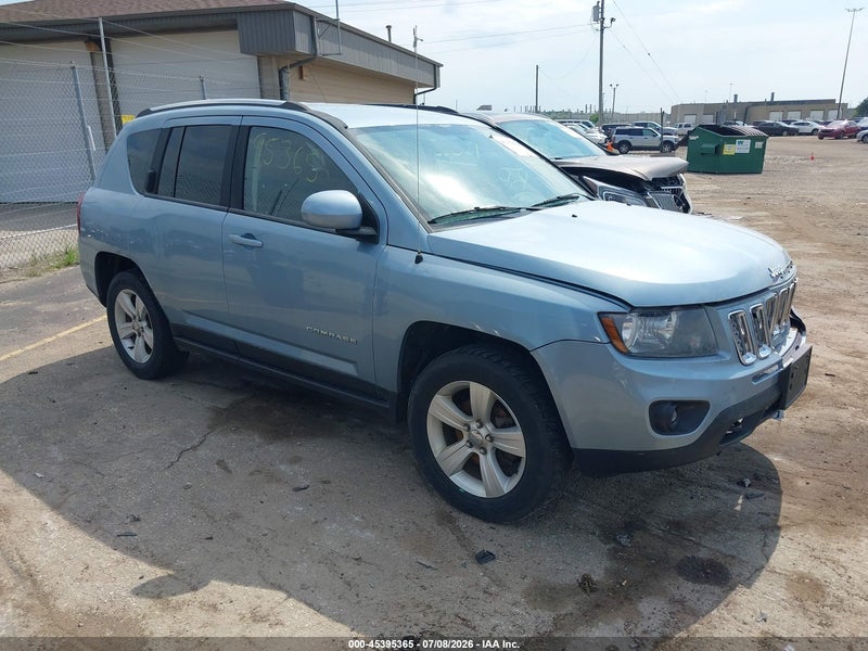 2014 Jeep Compass Latitude vin: 1C4NJDEB3ED555061