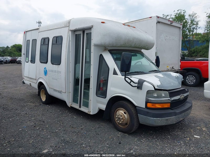 2008 Chevrolet Express Cutaway Work Van White vin: 1GBJG31K981169946