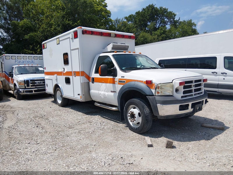 2006 Ford F-450 Chassis   White vin: 1FDXF46P56EA16484