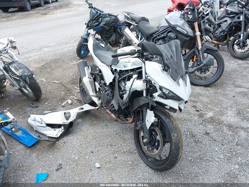 2024 Kawasaki Ex500   Silver vin: ML5EXGG13RDA18939
