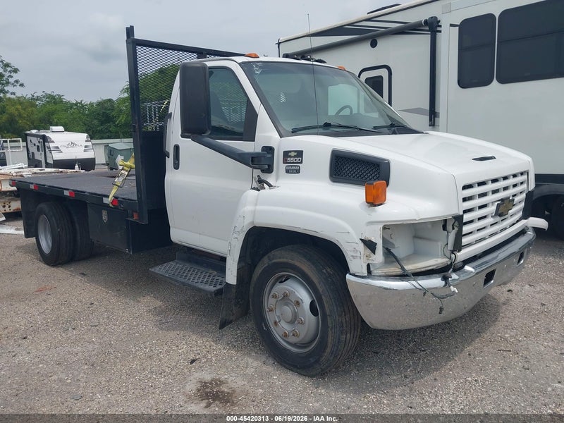 2008 Chevrolet Cc5500   White vin: 1GBE5C19X8F416429