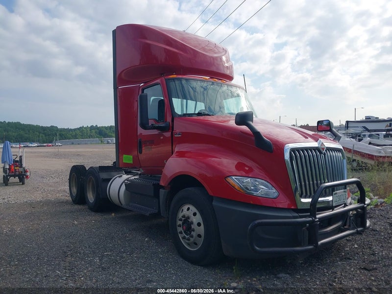2020 International Lt   Red vin: 3HCDZAPRXLL850908