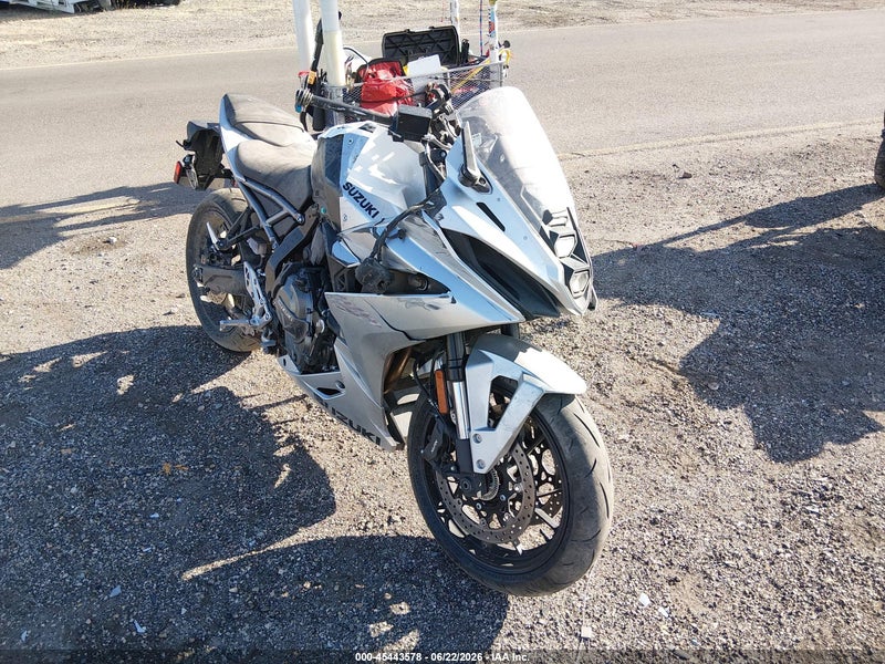 2024 Suzuki Gsx800 F Silver vin: JS1EM13B4R7101618