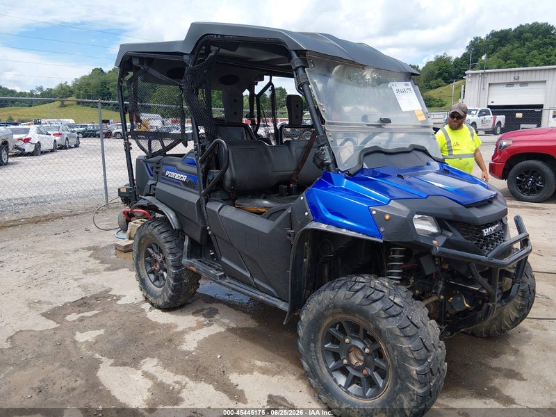 2019 Honda Sxs700 M4 Blue vin: 1HFVE0271K4501336
