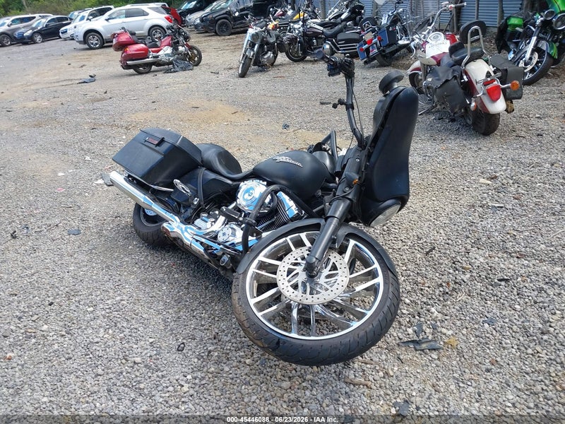 2011 Harley-davidson Flhx   Black vin: 1HD1KBM10BB655004