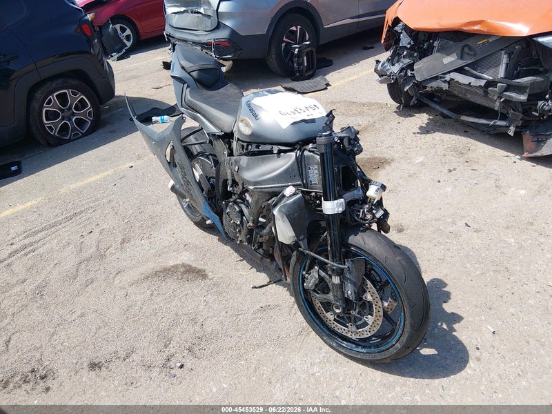 2025 Kawasaki Zx636 K Gray vin: JKBZXJJ15SA029402