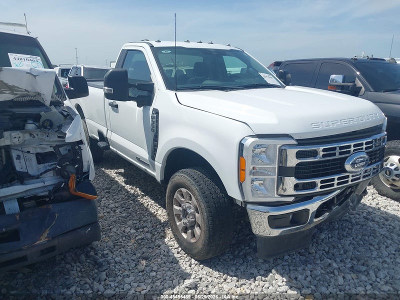 2023 Ford F-350 Xlt White vin: 1FTRF3BT3PEE10609