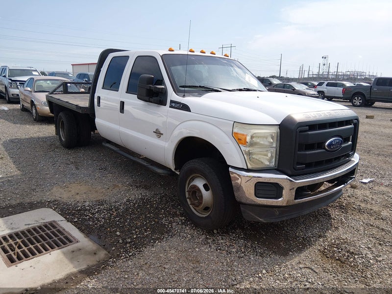2015 Ford F-350 Chassis Lariat/xl/xlt White vin: 1FD8W3HT7FEC37173