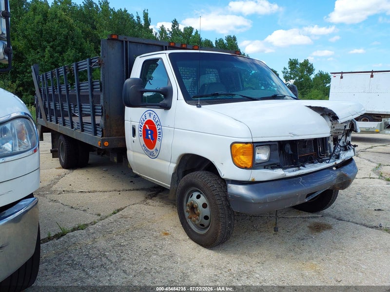 2006 Ford E-450 Cutaway   White vin: 1FDXE45P16DA68625