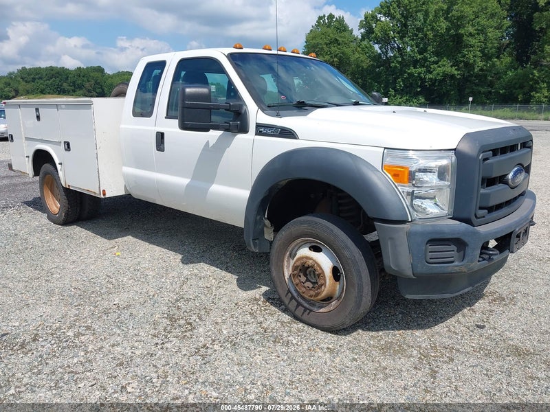 2015 Ford F-550 Chassis   White vin: 1FD0X5HY2FEB56633