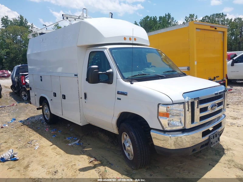 2018 Ford E-350 Cutaway   White vin: 1FDWE3F67JDC07807