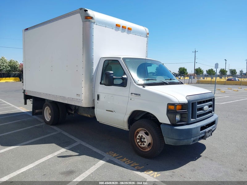 2014 Ford E-350 Cutaway   Белый vin: 1FDWE3FL8EDB00373