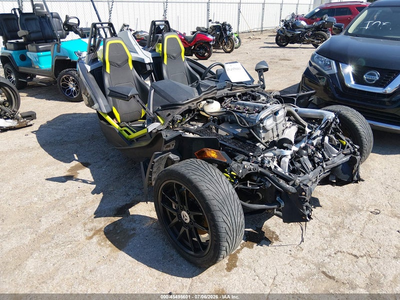 2018 Polaris Slingshot   Серый vin: 57XAARFA3J8126790