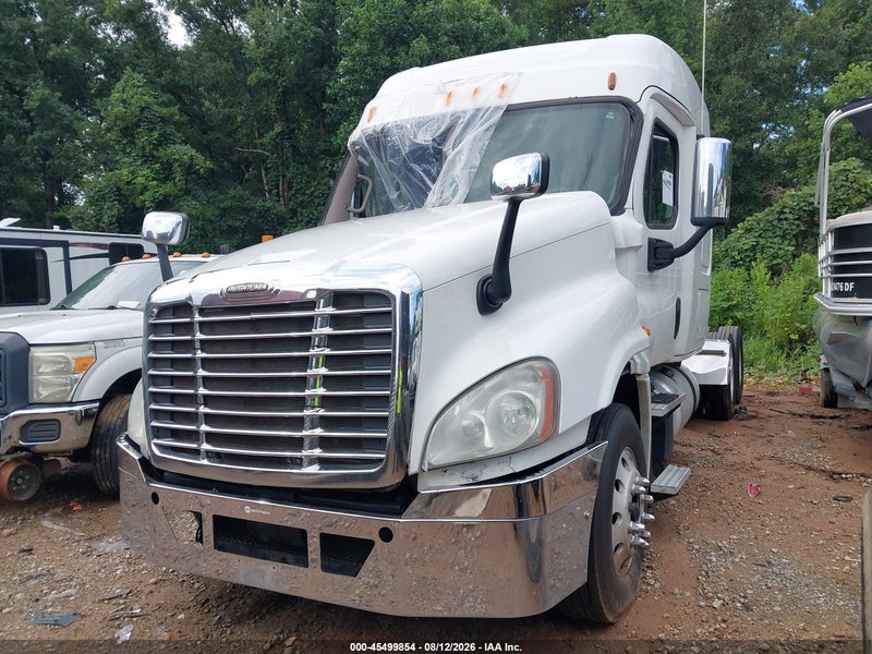 2013 Freightliner Cascadia 125   White vin: 3AKJGLDR6DSFD2993