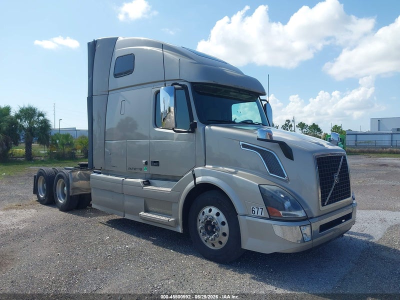 2015 Volvo Vn Vnl Gold vin: 4V4NC9TH7FN911106