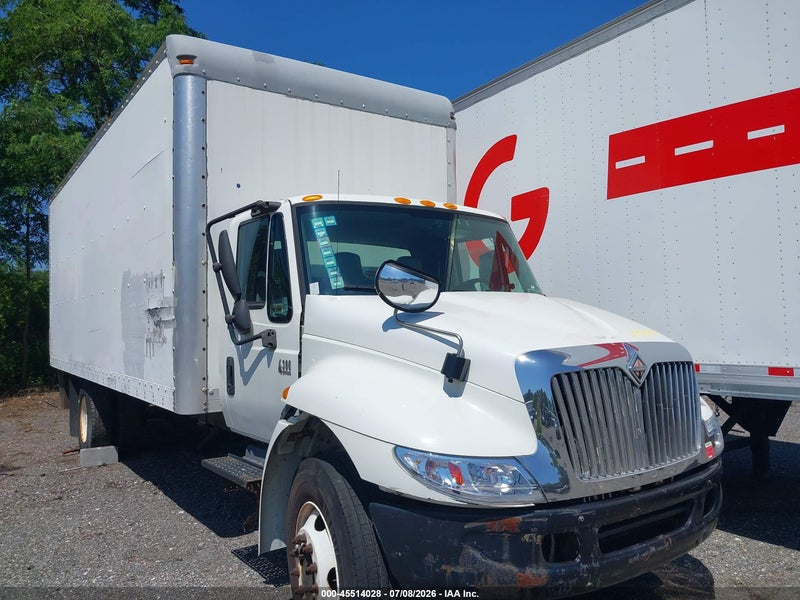 2005 International 4000 4300 White vin: 1HTMMAAM55H686982