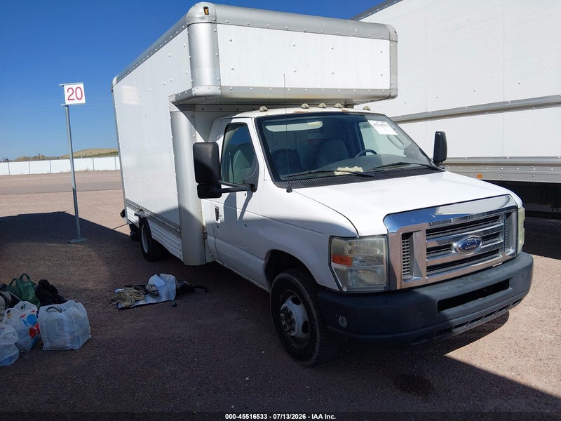 2008 Ford Econoline Commercial Cutaway   White vin: 1FDXE45S28DB18245