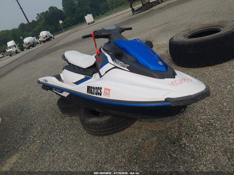 2017 Yamaha Ex-sport   White vin: YAMA2734C717     