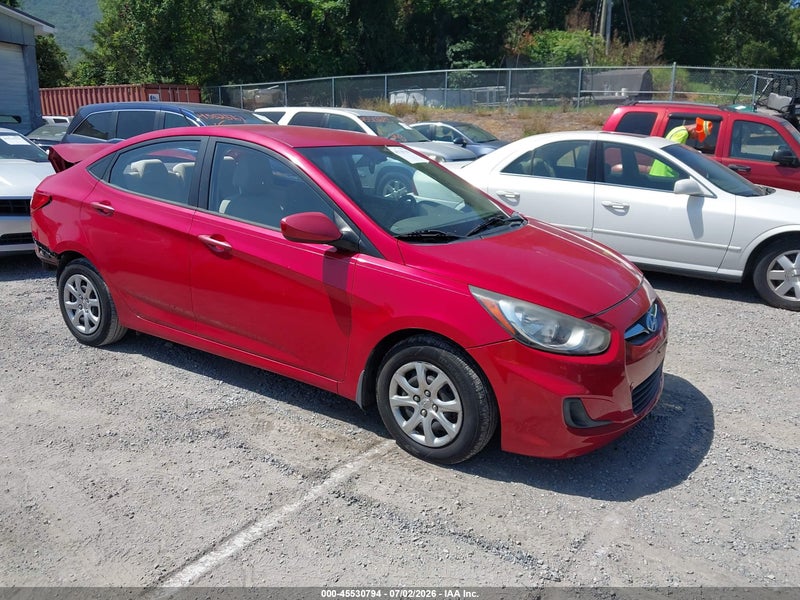 2013 Hyundai Accent Gls vin: KMHCT4AE8DU355188