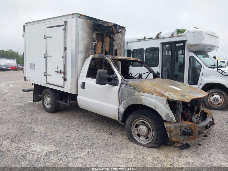 2015 Ford F-350 Chassis Xl/xlt White vin: 1FDRF3E67FEB33415