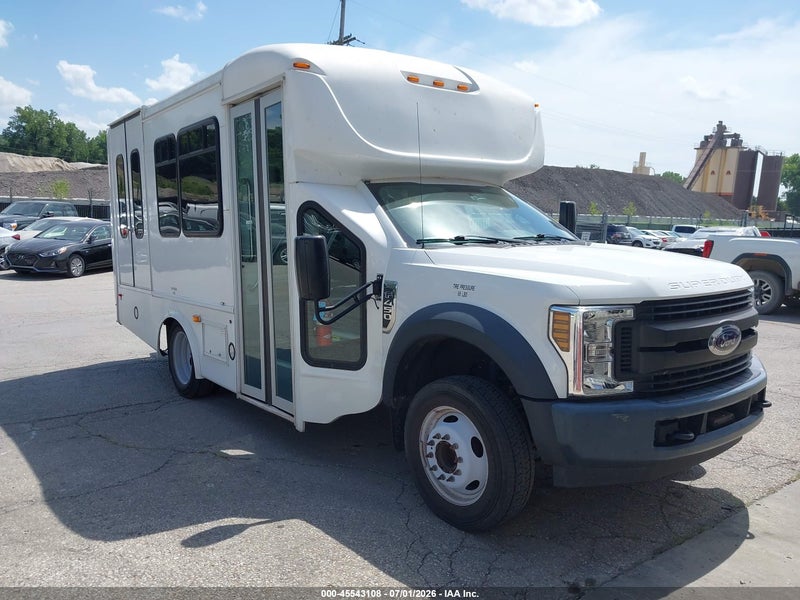 2018 Ford F-450 Chassis   White vin: 1FDAF4GTXJED05693