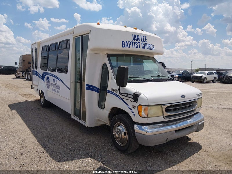 2002 Ford E-450 Cutaway Standard White vin: 1FDXE45F42HB76067