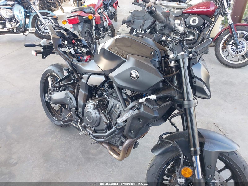 2025 Yamaha Mtn690   Black vin: JYARM48EXSA002883