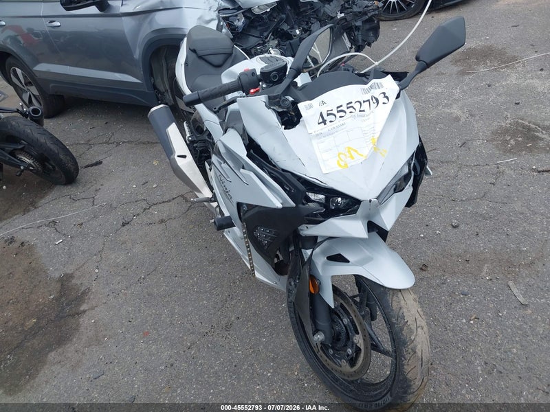 2024 Kawasaki Ex500   White vin: ML5EXGG13RDA08167