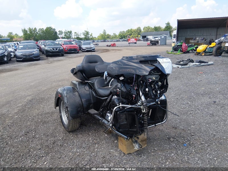 2022 Harley-davidson Flhtcutg   Black vin: 1HD1MAF17NB853178