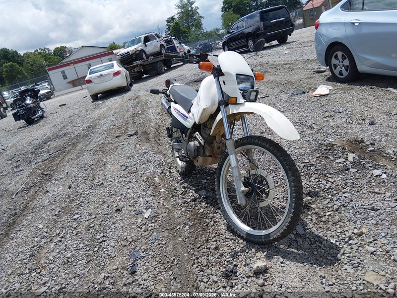 1992 Yamaha Xt225   White vin: JYA4BEE09NA001744